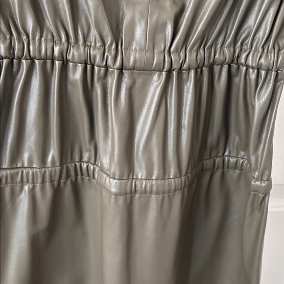 Proenza Schouler Olive Leather midi dress with pockets and draw detail - Picture 8 of 8